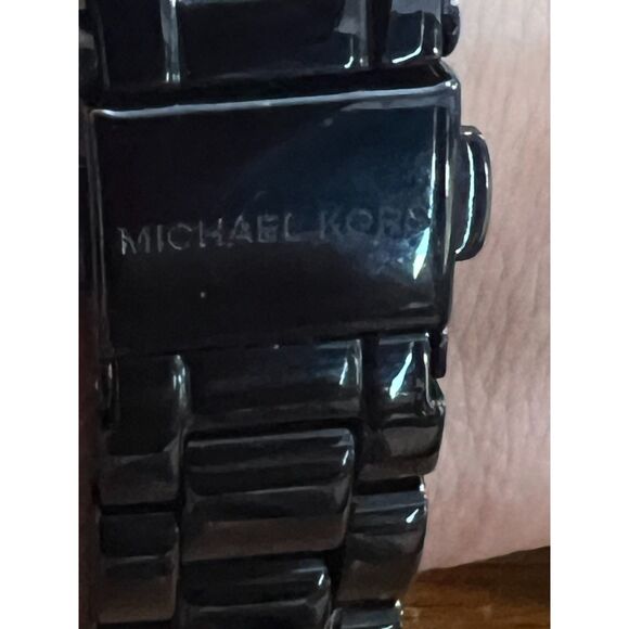 Michael Kors Chronograph MK6632 Quartz Analog Women's Watch - Picture 3 of 8